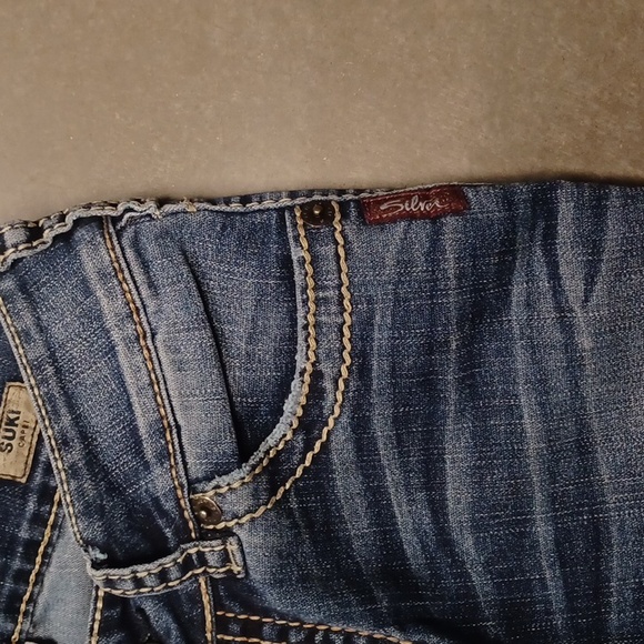 Silver Jeans "Suki" Mid Rise Capri- Sz. 26 - Picture 11 of 15